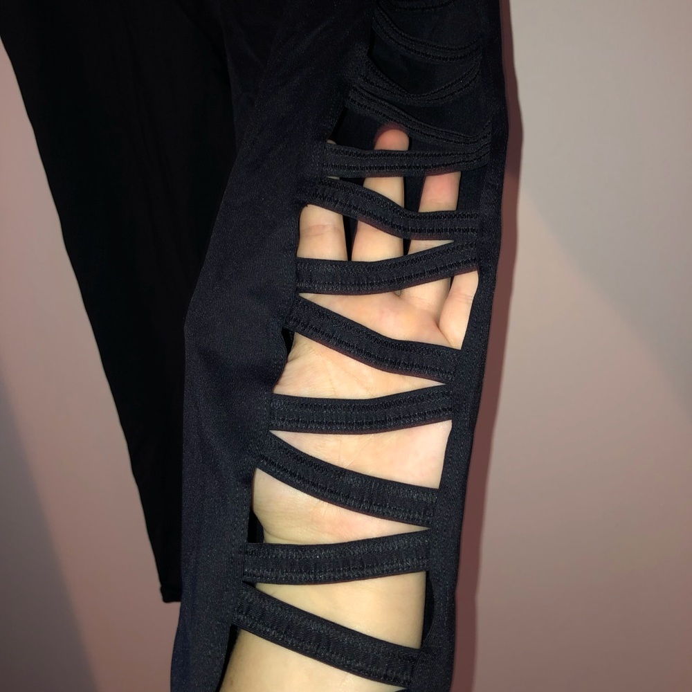 Black athletic leggings